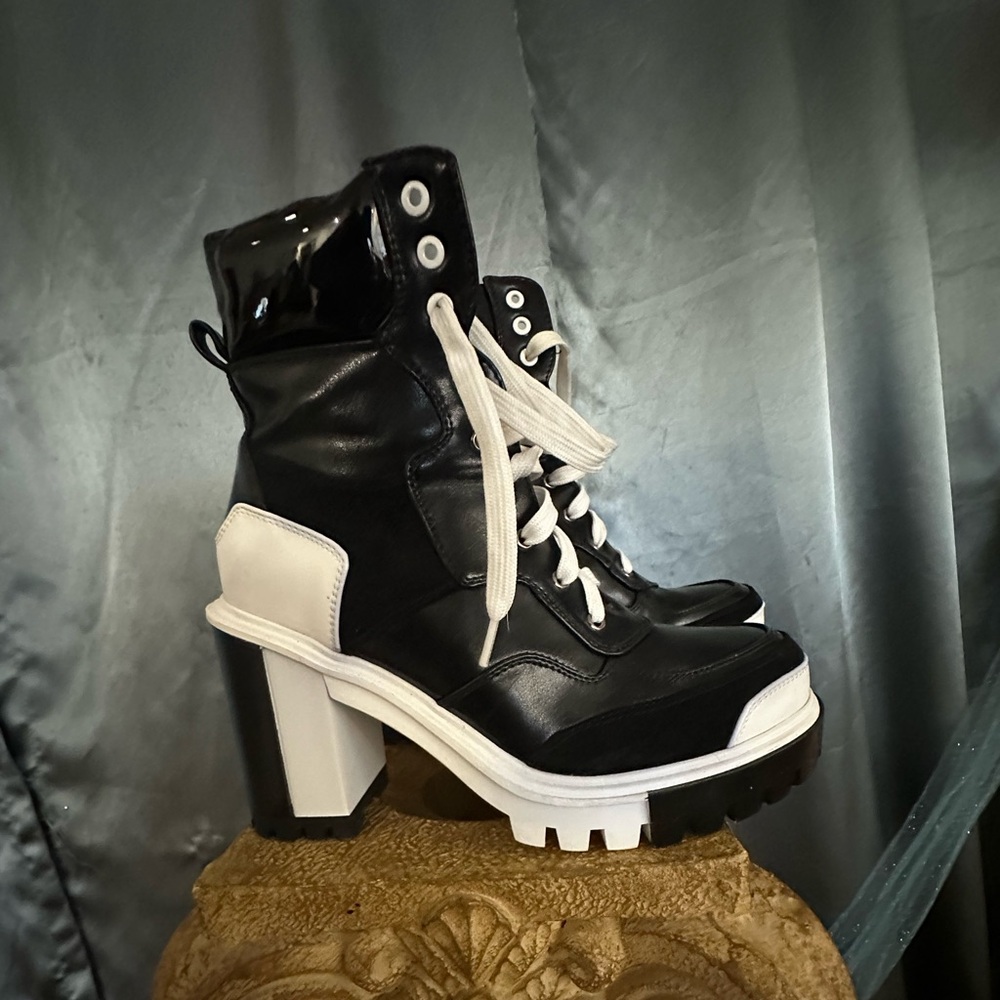 INK CAPTAIN COLORBLOCK ANKLE BOOTS